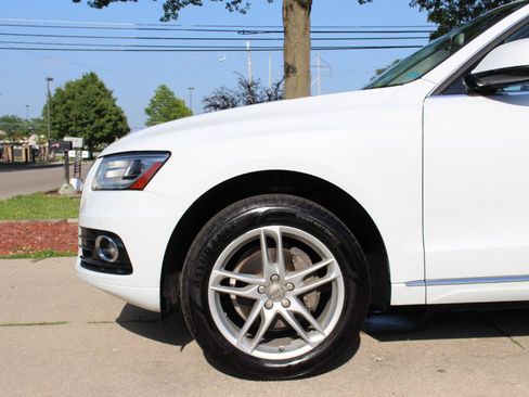 Used 2017 Audi Q5 2.0T Premium AWD/4WD image 45