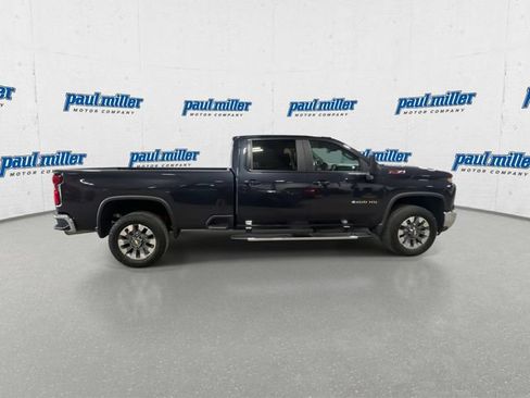 Used 2024 Chevrolet Silverado 2500 LT AWD/4WD image 11