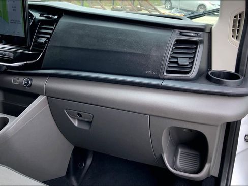 Used 2023 Ford Transit 350 XLT image 17