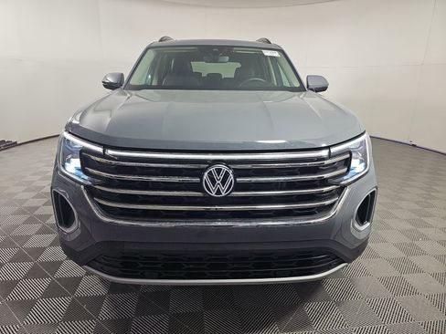 Used 2025 Volkswagen Atlas SE w/ Panoramic Sunroof Package image 3