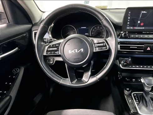 Used 2023 Kia Seltos S w/ Navigation Package image 17