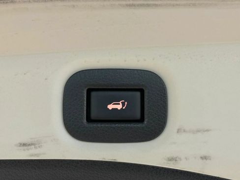 Used 2016 Nissan Rogue SV w/ SV Premium Package AWD/4WD image 21