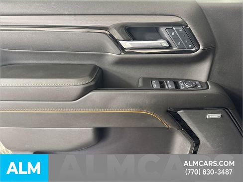 Used 2025 GMC Sierra 2500 AT4 w/ Technology Package image 10