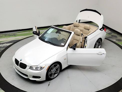 Used 2013 BMW 335is Convertible RWD image 30
