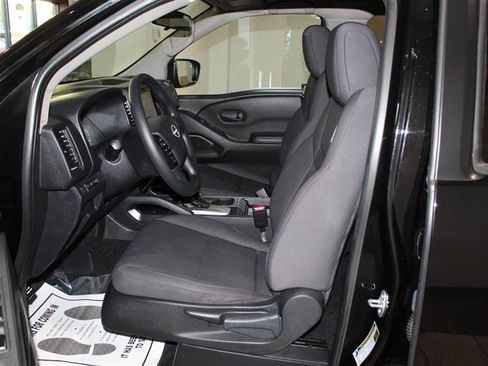 Used 2023 Nissan Frontier S AWD/4WD image 24