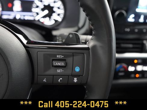 Used 2025 Nissan Pathfinder SL AWD/4WD image 32