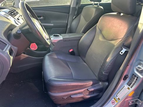 Used 2012 Toyota Prius V Five FWD image 9