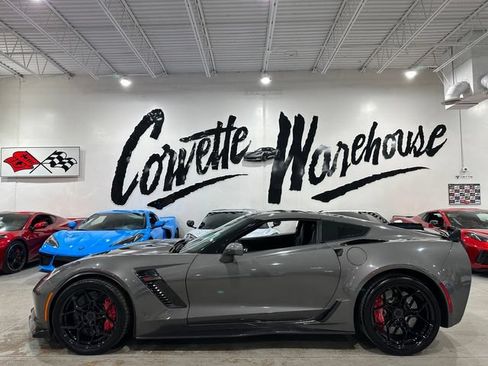 Used 2015 Chevrolet Corvette Z06 w/ Z07 Performance Package RWD image 2