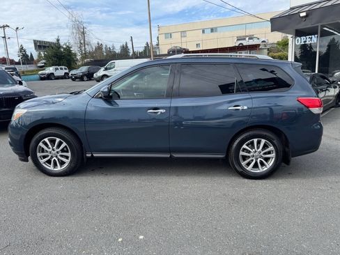 Used 2015 Nissan Pathfinder S FWD image 2