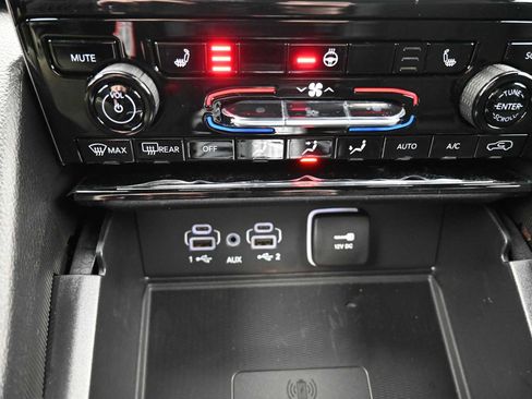 New 2025 Jeep Grand Cherokee L Altitude image 9