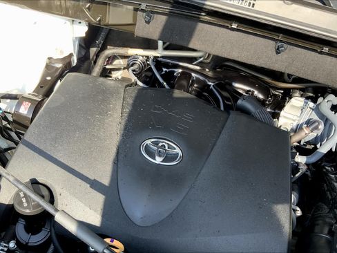 Used 2017 Toyota Highlander Limited FWD image 33