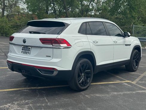 Used 2022 Volkswagen Atlas Cross Sport SE w/ Black Wheel Package AWD/4WD image 4