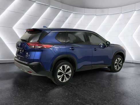 Used 2021 Nissan Rogue SV image 4
