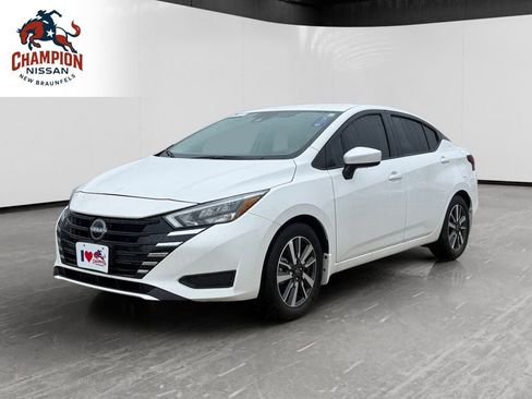 Used 2025 Nissan Versa SV w/ Trunk Package FWD image 1