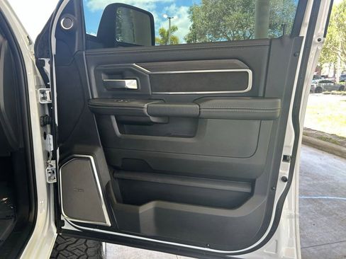 Used 2025 RAM 2500 Laramie AWD/4WD image 29