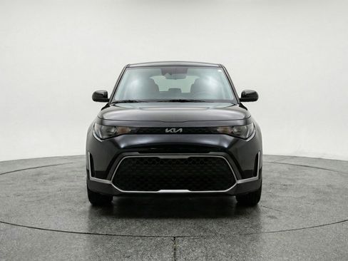 Used 2025 Kia Soul LX w/ LX Technology Package image 2