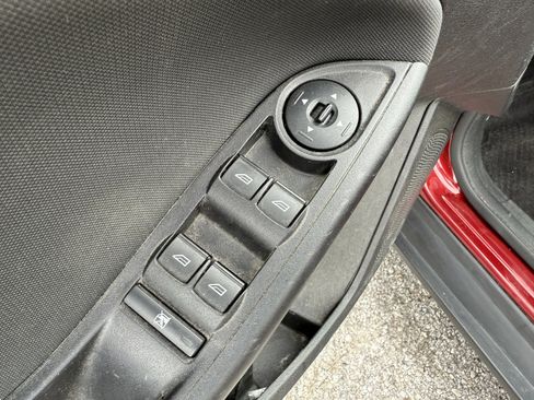 Used 2017 Ford Focus SE image 30