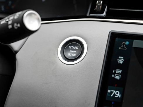 Used 2024 Land Rover Range Rover Evoque Dynamic SE image 25