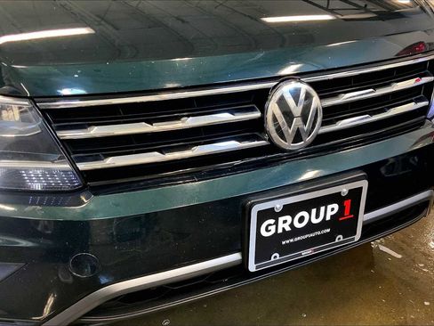Used 2019 Volkswagen Tiguan SE w/ Panoramic Sunroof Package image 34