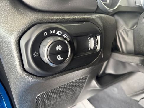 Used 2023 Jeep Gladiator Sport AWD/4WD image 26