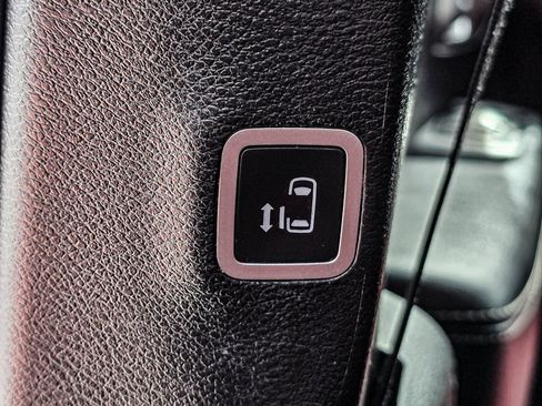 Used 2020 Chrysler Pacifica Limited w/ Quick Order Package 27H Red S image 36