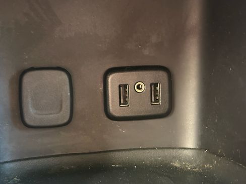 Used 2018 GMC Acadia SLE FWD image 20
