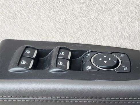 Used 2020 Lincoln Nautilus Premier w/ Equipment Group 101A image 21