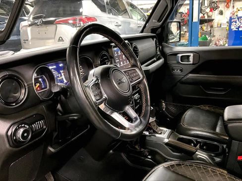 Used 2022 Jeep Wrangler Unlimited Sahara AWD/4WD image 15
