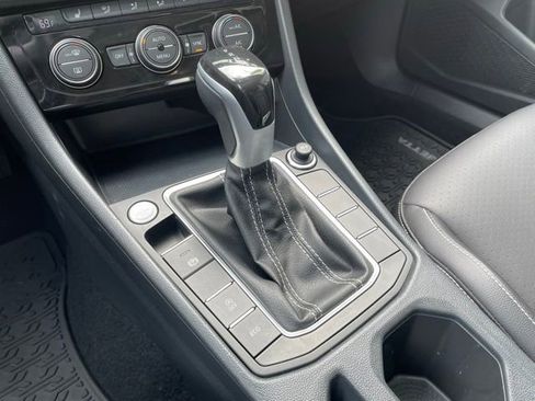 Used 2023 Volkswagen Jetta SE w/ Panoramic Sunroof Package FWD image 21