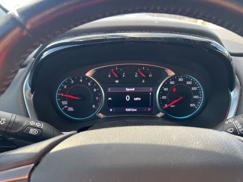 Used 2022 Chevrolet Traverse LT image 14