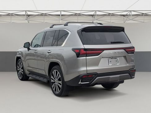 Used 2025 Lexus LX 600 4WD w/ Accessory Package (2T) image 7