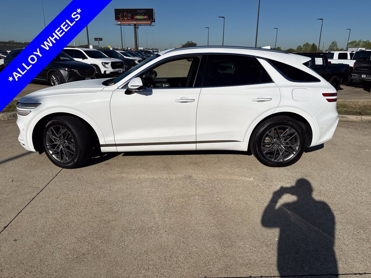 Used 2022 Genesis GV70 2.5T w/ Advanced Package AWD/4WD image 3