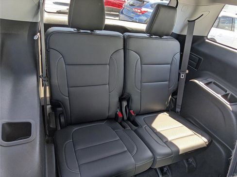 Used 2020 GMC Acadia SLT AWD/4WD image 13