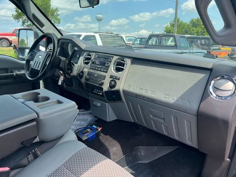 Used 2011 Ford F250 XLT w/ XLT Interior Pkg AWD/4WD image 11