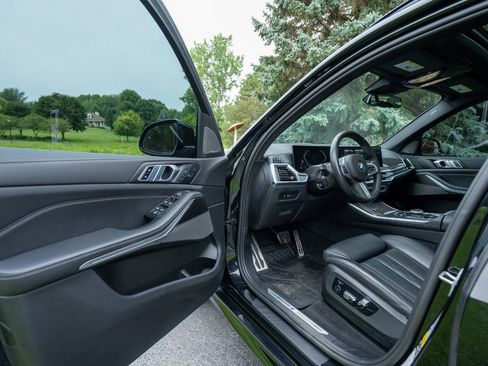 Used 2024 BMW X5 xDrive40i AWD/4WD image 12