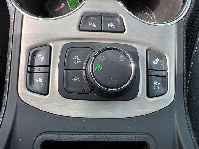 Used 2024 GMC Terrain Denali w/ Denali Premium Package AWD/4WD image 33