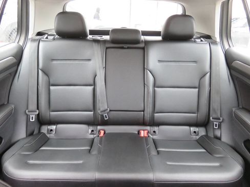 Used 2017 Volkswagen Golf Wolfsburg Edition image 19