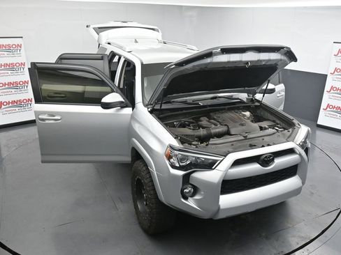 Used 2016 Toyota 4Runner SR5 image 25