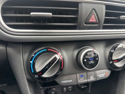 Used 2019 Hyundai Kona SEL w/ SEL Tech Package 02 FWD image 27