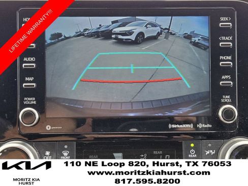 Used 2022 Toyota Highlander XLE FWD image 6