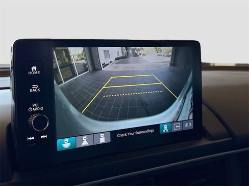 Used 2025 Honda Pilot Touring image 14