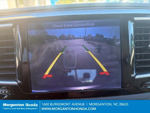 Used 2017 Chrysler Pacifica Limited FWD image 10
