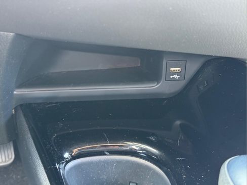 Used 2021 Toyota C-HR XLE FWD image 24