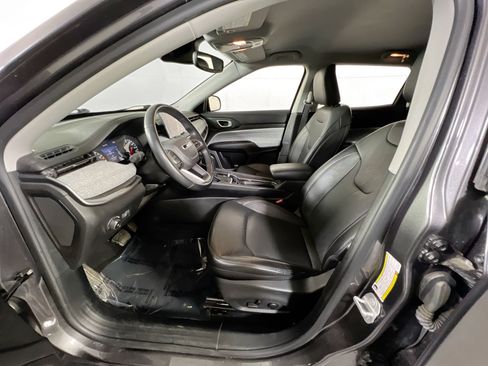 Used 2022 Jeep Compass Latitude AWD/4WD image 19