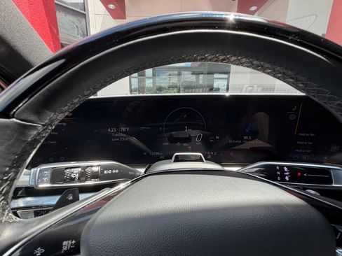 Used 2023 Cadillac Lyriq 2WD image 14
