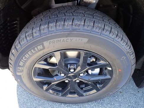 New 2025 Jeep Grand Cherokee Altitude image 11