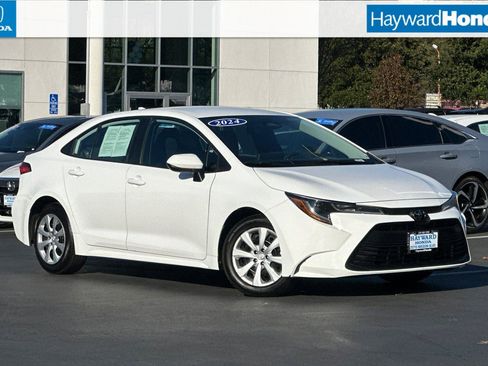 Used 2024 Toyota Corolla LE image 1