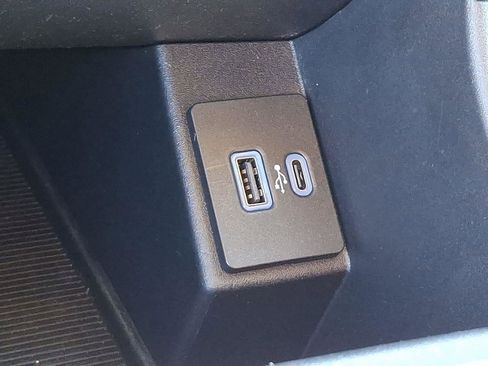 Used 2024 Ford Edge SEL image 25