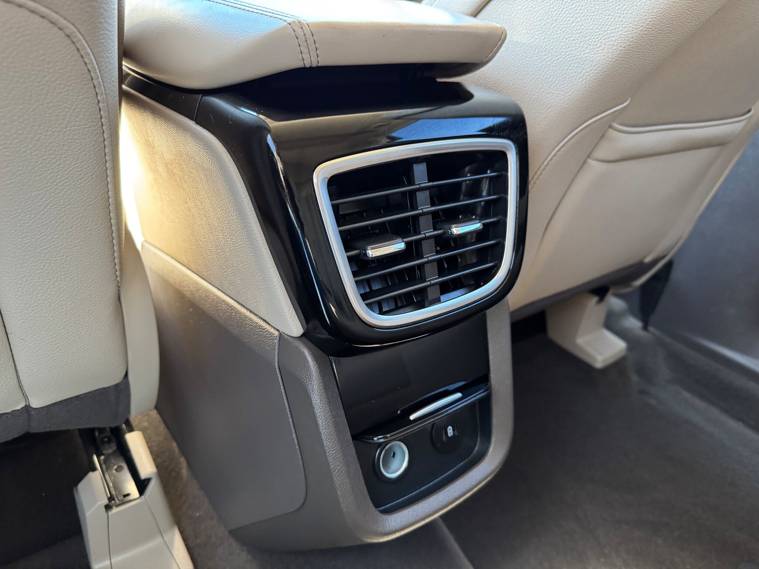 Used 2023 Lincoln Nautilus FWD image 13