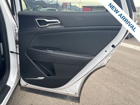 Used 2024 Kia Sportage EX image 12